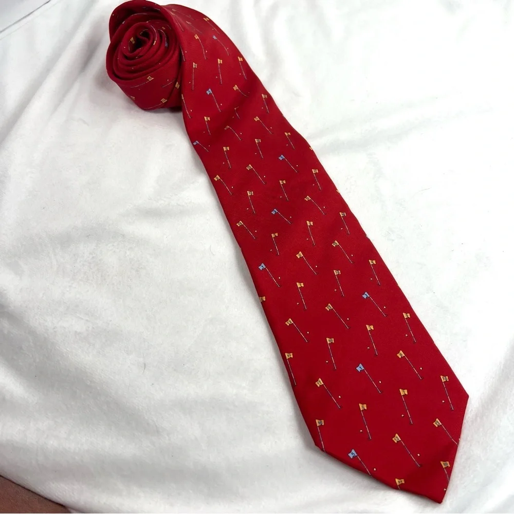 Brooks Brothers 100% Silk Tie Red Golf Flag Pattern Novelty Sports
